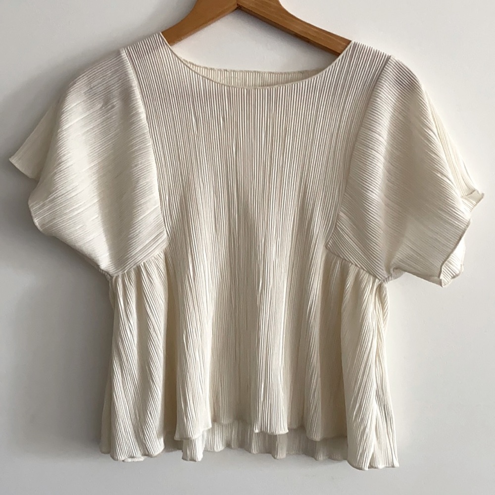Madewell flutter style blouse